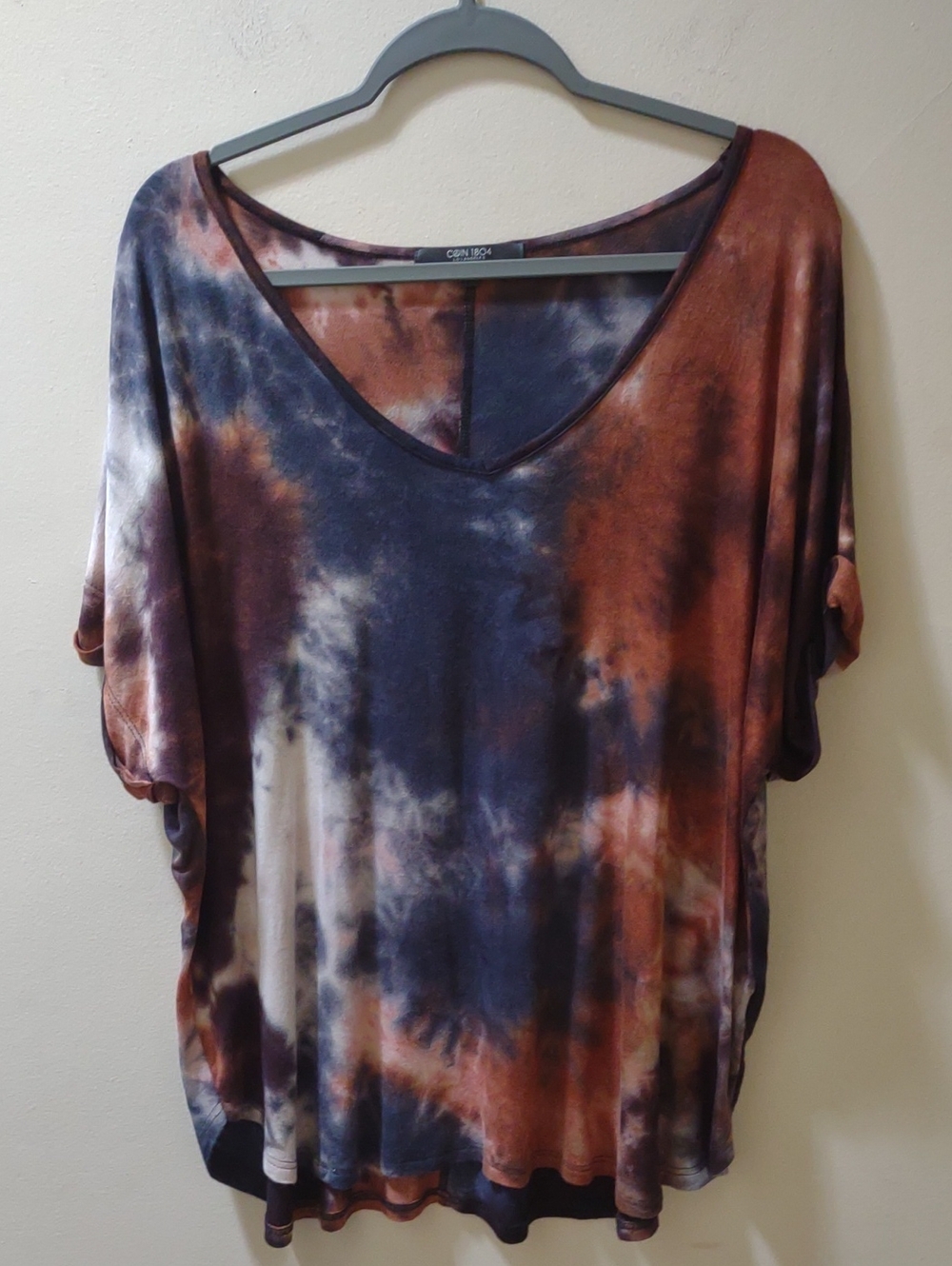 Coin 1804 Relaxed Short Sleeve V-Neck Tie-Dye Tee